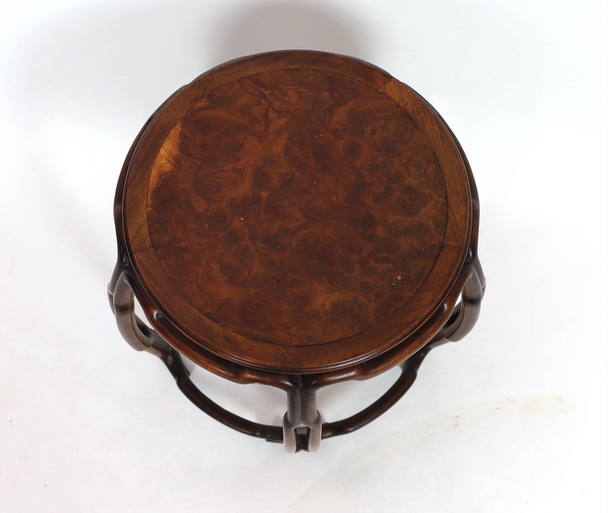 A Chinese hongmu and burr wood small stool, 19th century, 22.5cm wide, 28.5cm high